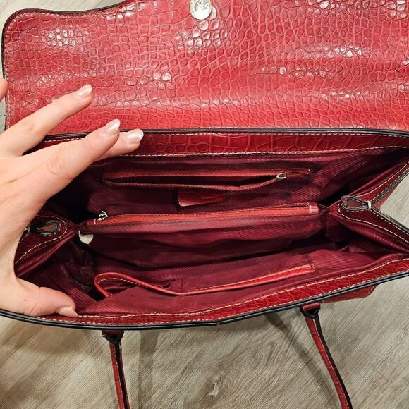 Red Faux Crocodile Leather Y2K Shoulder bag - Picture 7 of 9